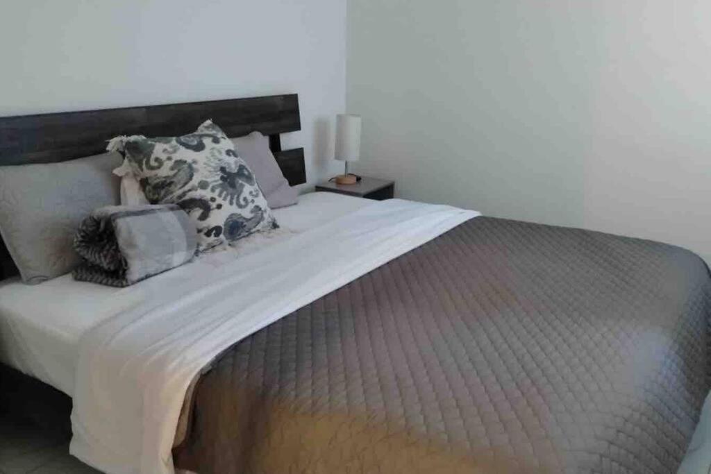 Apartment Your Downtown With California King Bed Unit A *