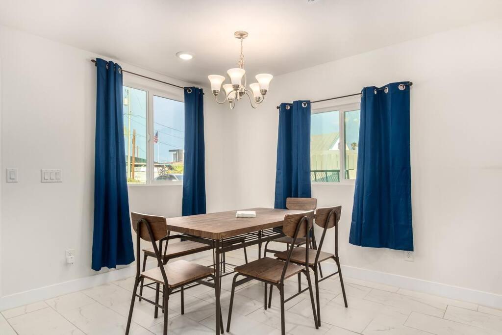 Your Downtown With California King Bed Unit A Appartement Phoenix